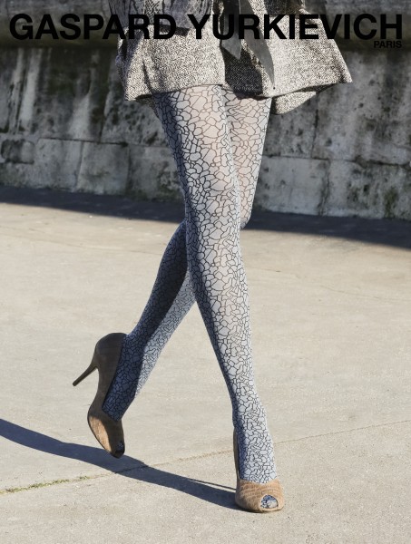Designerstrumpfhose mit modischem Muster von Gaspard Yurkievich mit Gerbe